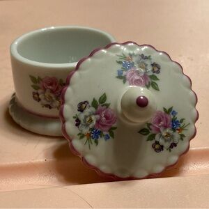 Ruetter Porcelain Lidded Trinket Box Floral Ruffled Edging Carousel-like
